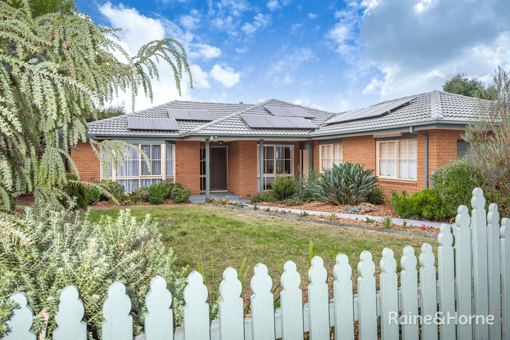 36 McEwen Drive, SUNBURY, VIC 3429