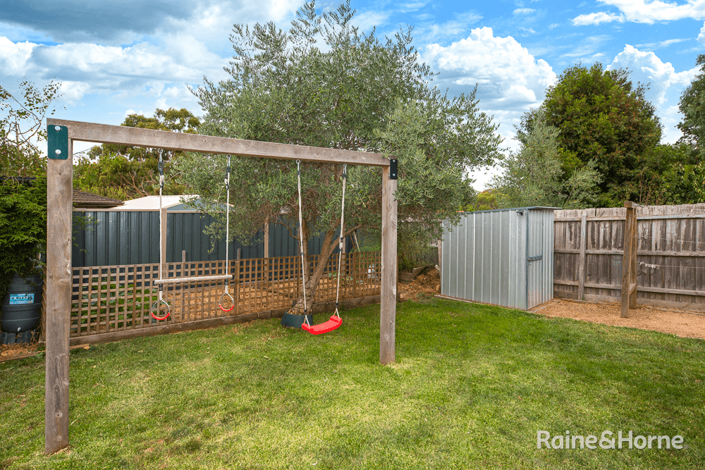 36 McEwen Drive, SUNBURY, VIC 3429