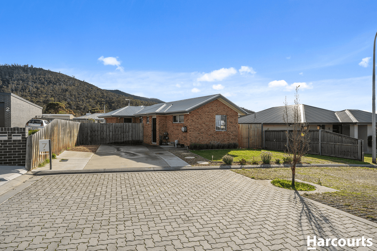 7 Crossin Court, CHIGWELL, TAS 7011