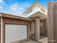 3/8 Deutgam Street, Werribee, VIC 3030