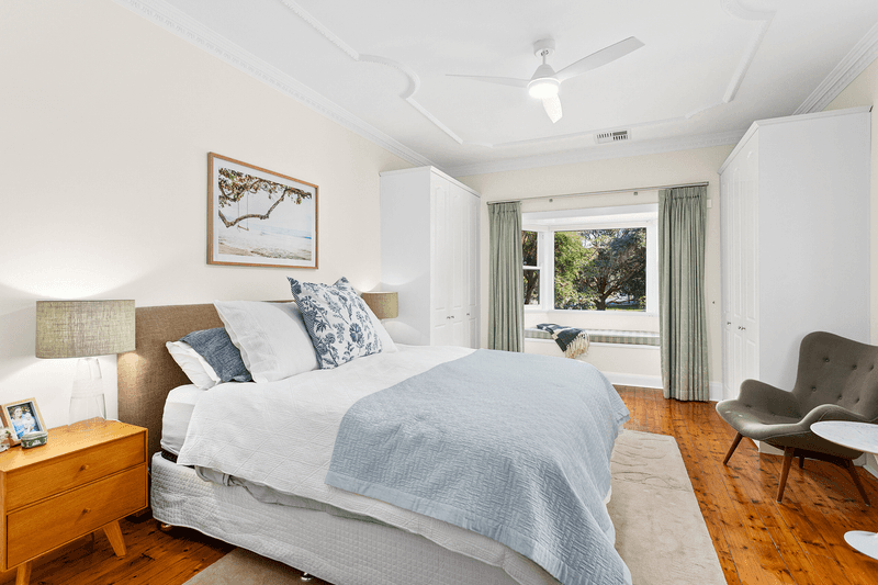 10 McRaes Avenue, PENSHURST, NSW 2222