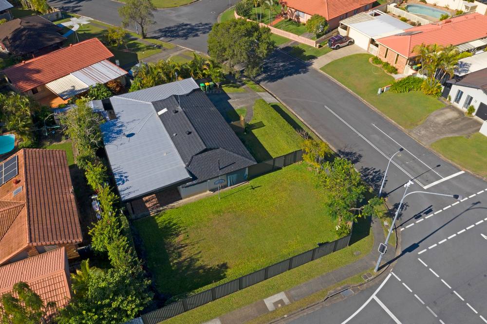 33 Mualla Drive, ASHMORE, QLD 4214