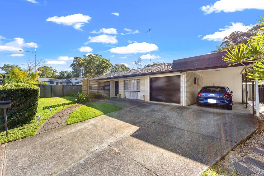 33 Mualla Drive, ASHMORE, QLD 4214