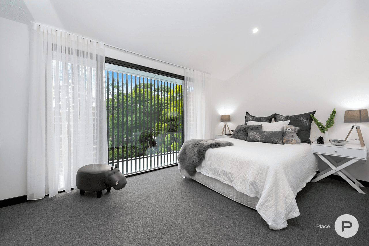 29 Ruskin Street, Taringa, QLD 4068