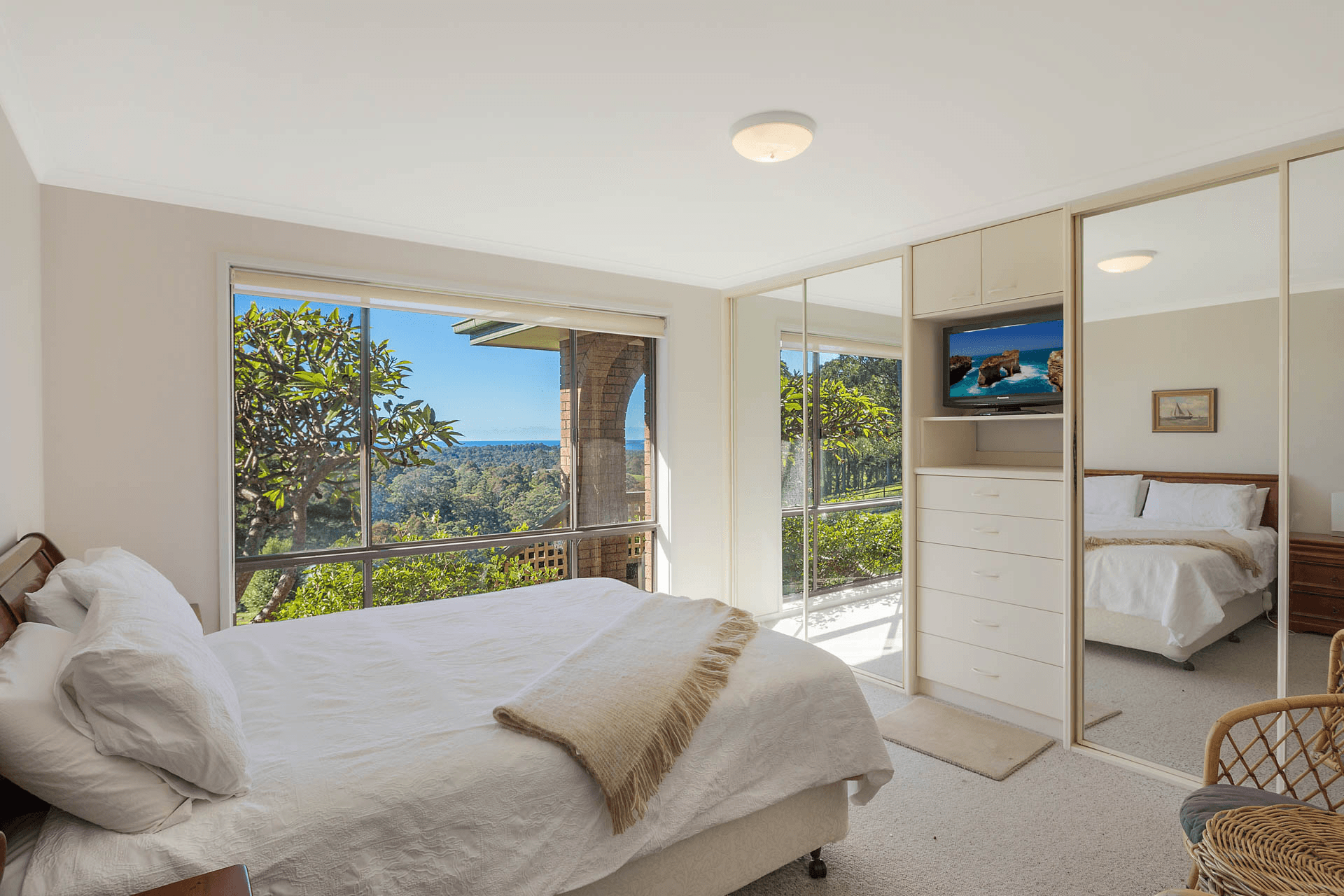 233 Wagonga Scenic Drive, NAROOMA, NSW 2546