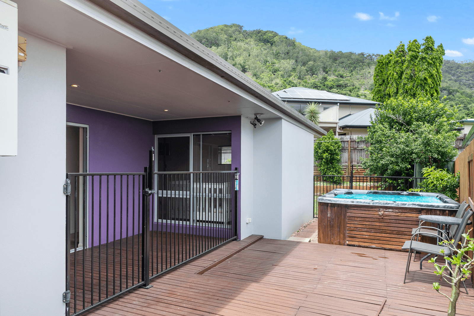 27 Pelling Close, KANIMBLA, QLD 4870