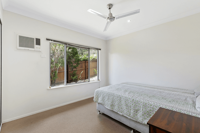 27 Pelling Close, KANIMBLA, QLD 4870