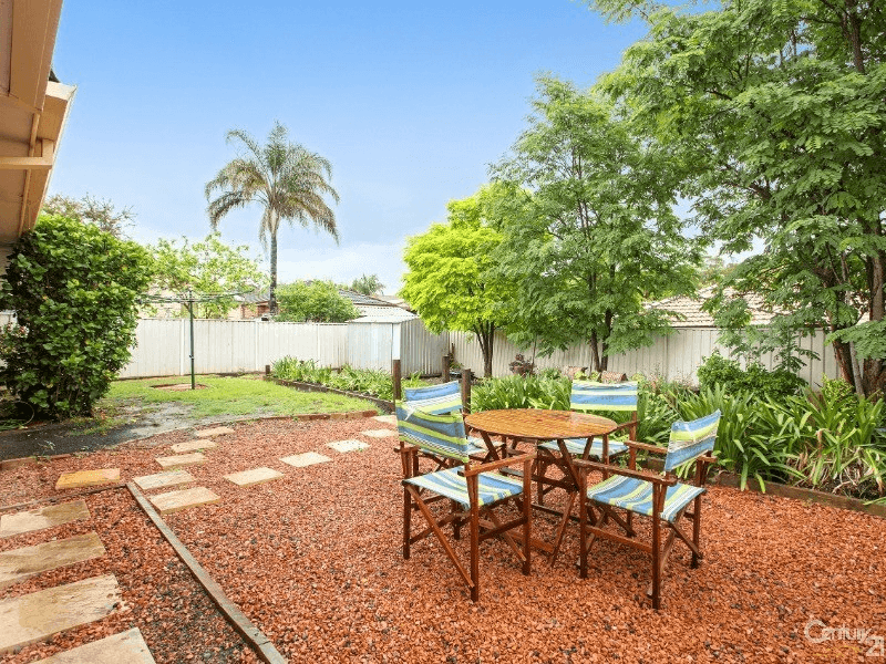 37 Currawong Road, Green Valley, NSW 2168