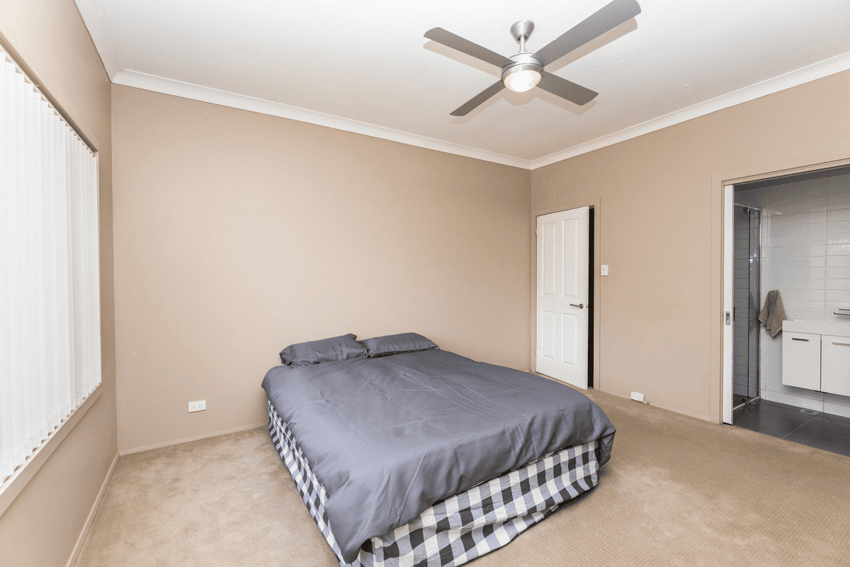 18 Donington Avenue, Georges Hall, NSW 2198