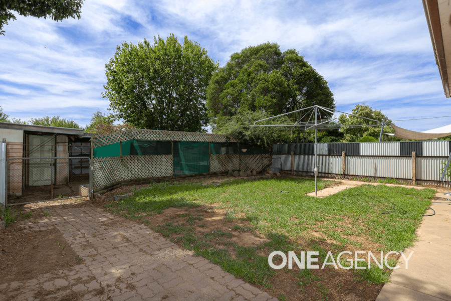 9 ALEXANDER STREET, ASHMONT, NSW 2650