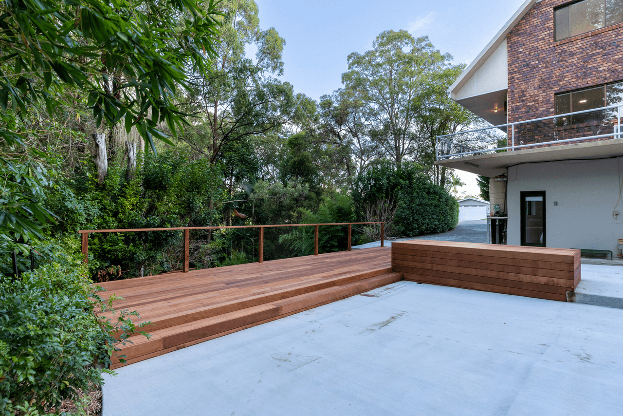 1 Karawatha Drive, CURRUMBIN WATERS, QLD 4223