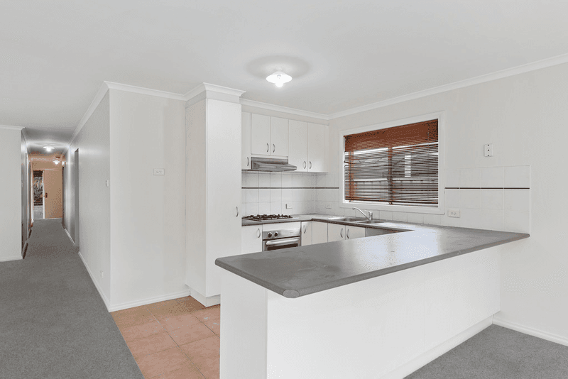 39 Hepburn Way, CAROLINE SPRINGS, VIC 3023