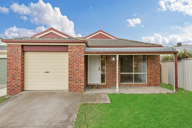 39 Hepburn Way, CAROLINE SPRINGS, VIC 3023