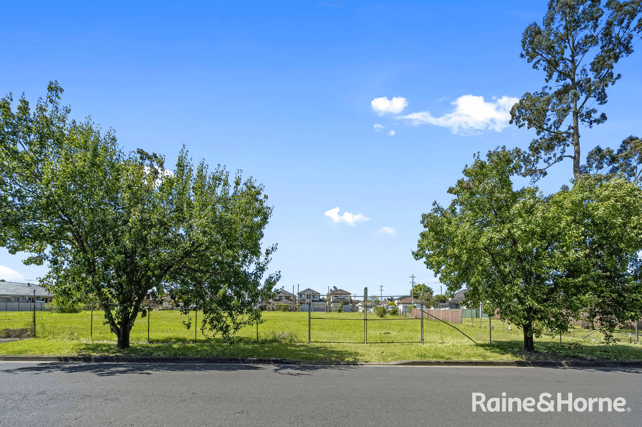 39 Arbutus Street, CANLEY HEIGHTS, NSW 2166