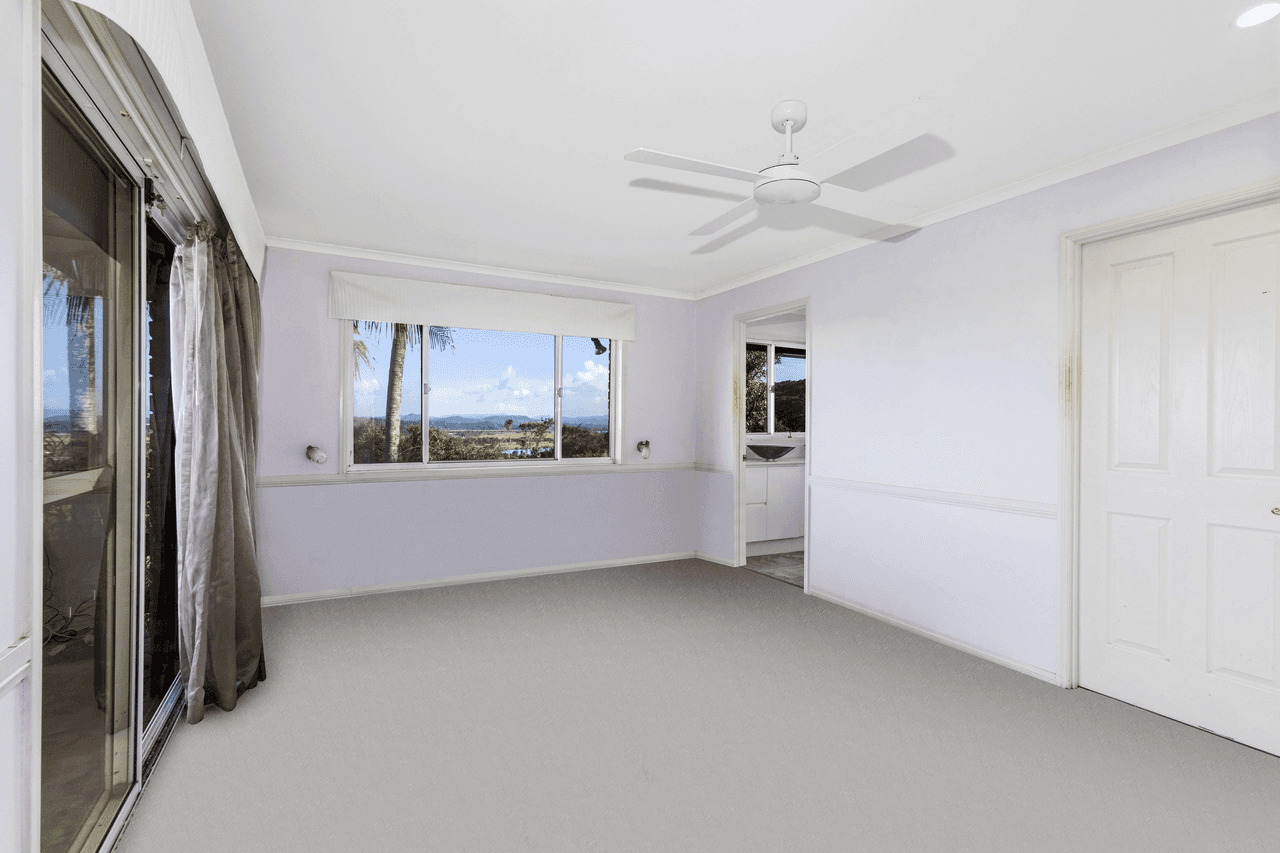 4 Blue Haze Crescent, BANORA POINT, NSW 2486