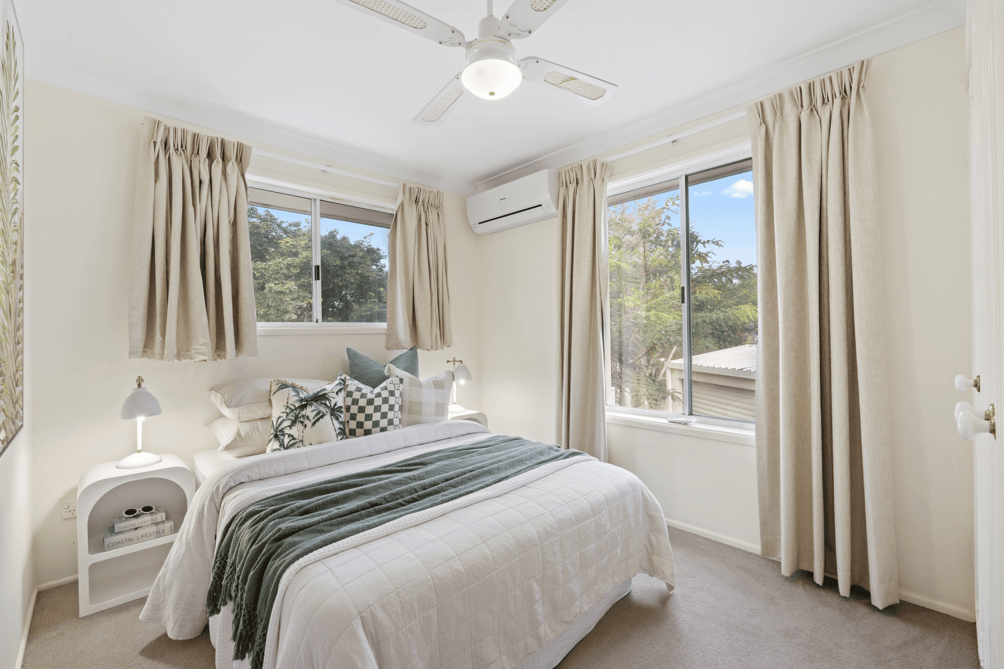 3 The Promontory, HELENSVALE, QLD 4212