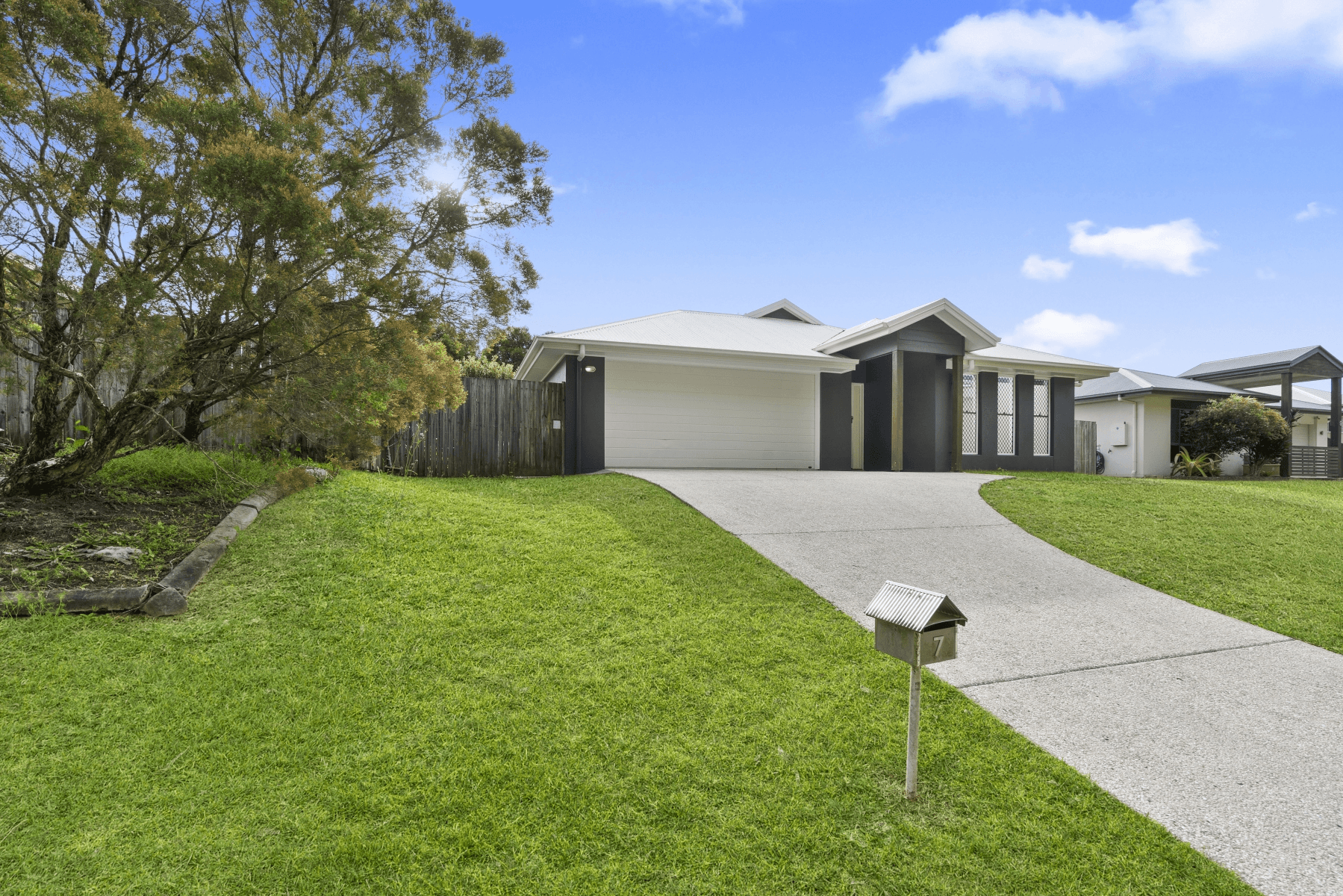 7 Trilogy Street, GLASS HOUSE MOUNTAINS, QLD 4518