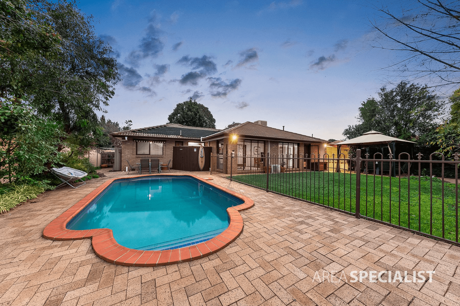 4 Lago Close, KEILOR DOWNS, VIC 3038