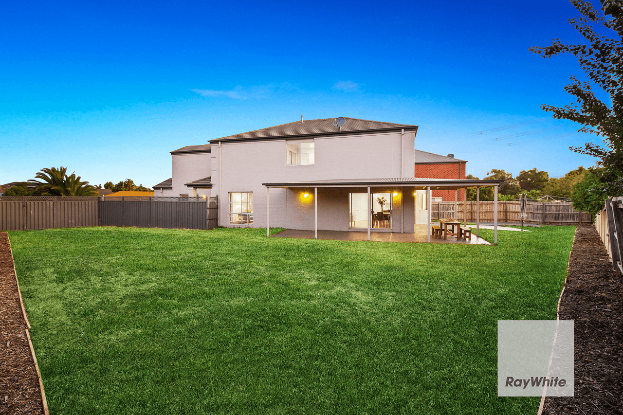 5 Pratt Close, TAYLORS LAKES, VIC 3038