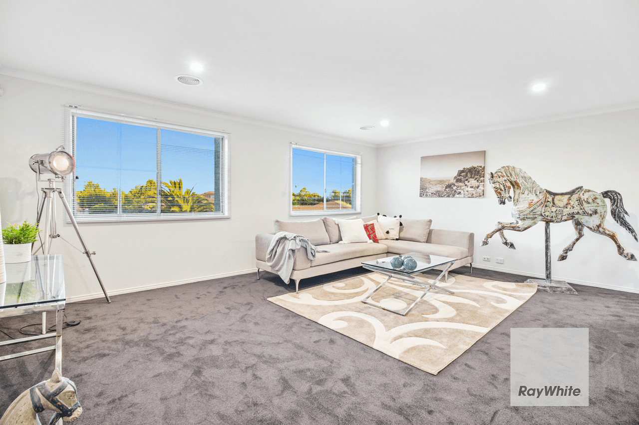 5 Pratt Close, TAYLORS LAKES, VIC 3038