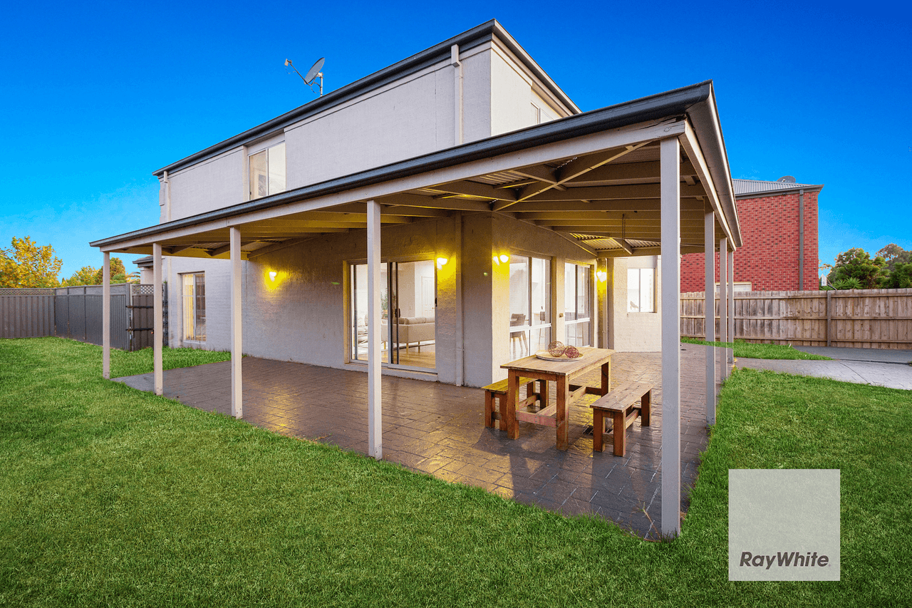 5 Pratt Close, TAYLORS LAKES, VIC 3038