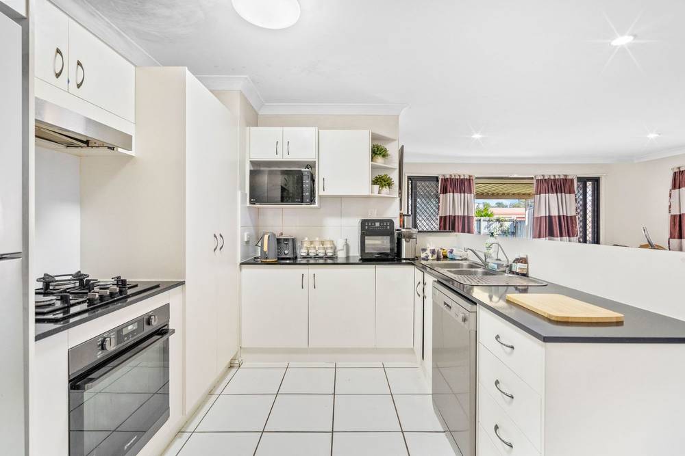 92 Second Avenue, Marsden, QLD 4132