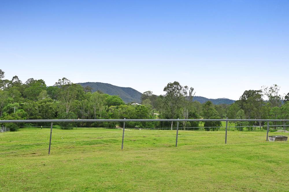 160 Wights Mountain Road, SAMFORD VALLEY, QLD 4520