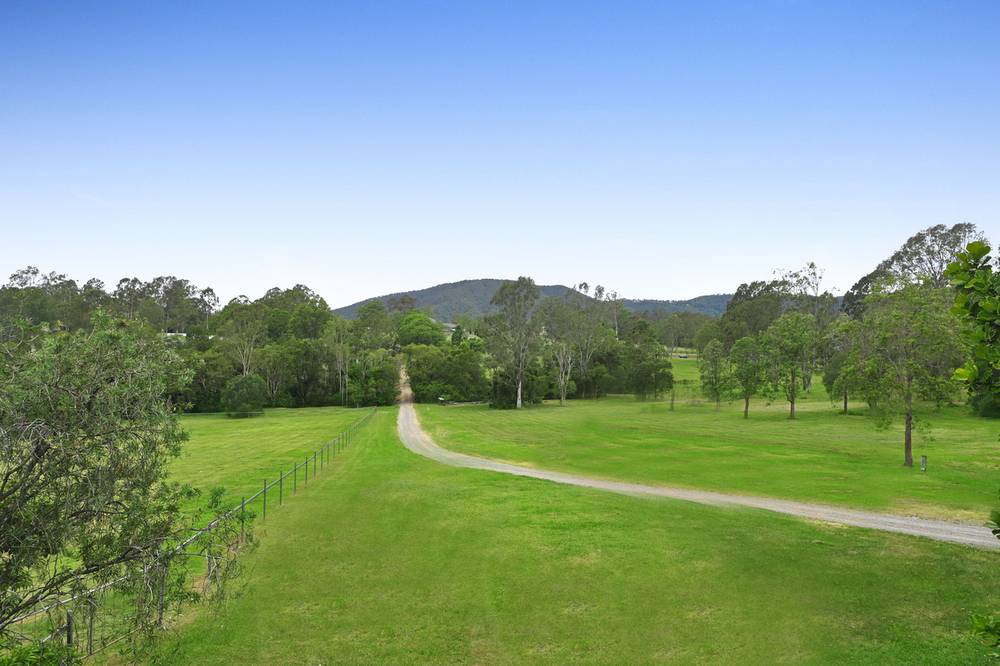 160 Wights Mountain Road, SAMFORD VALLEY, QLD 4520