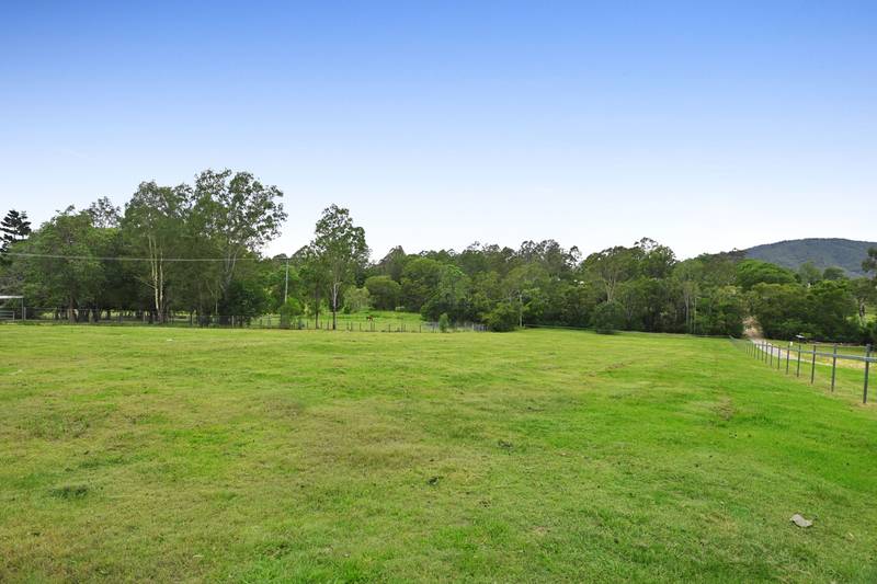 160 Wights Mountain Road, SAMFORD VALLEY, QLD 4520