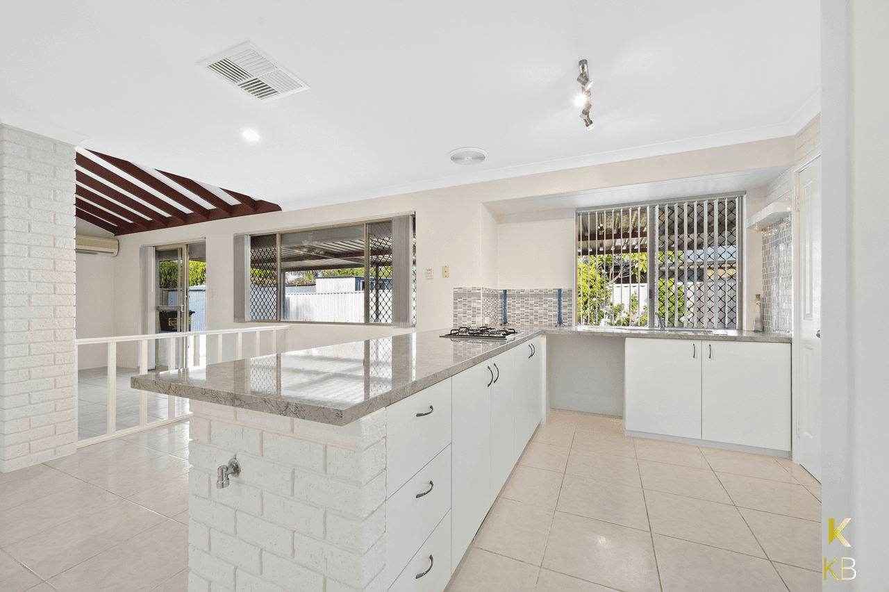 25 Grange Dr, Cooloongup, WA 6168