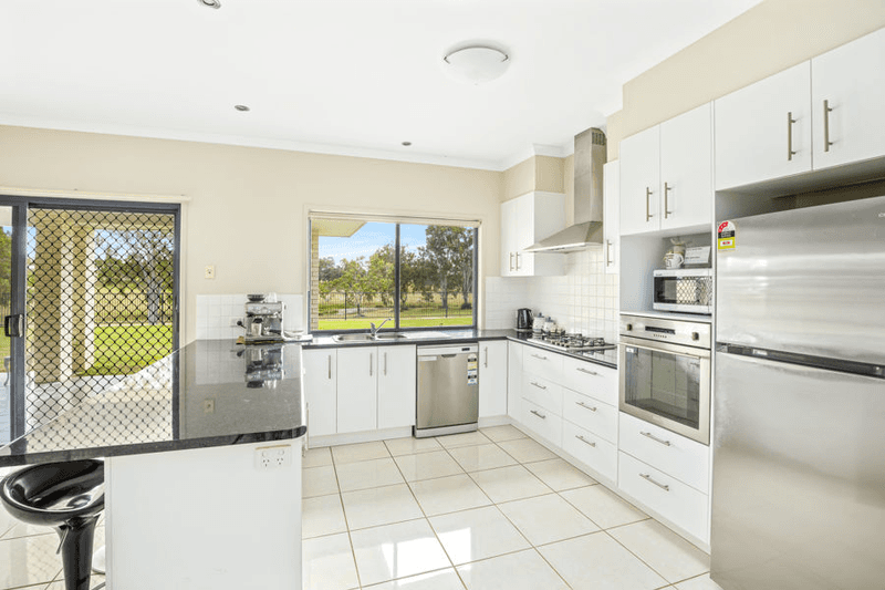 1 Yorkdale Lane, JONES HILL, QLD 4570