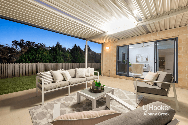 6 Sunbeam Court, EATONS HILL, QLD 4037