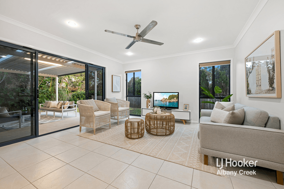 6 Sunbeam Court, EATONS HILL, QLD 4037