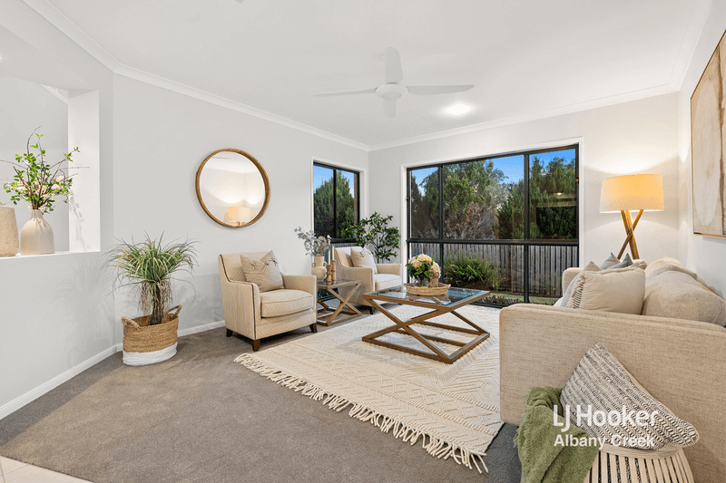 6 Sunbeam Court, EATONS HILL, QLD 4037