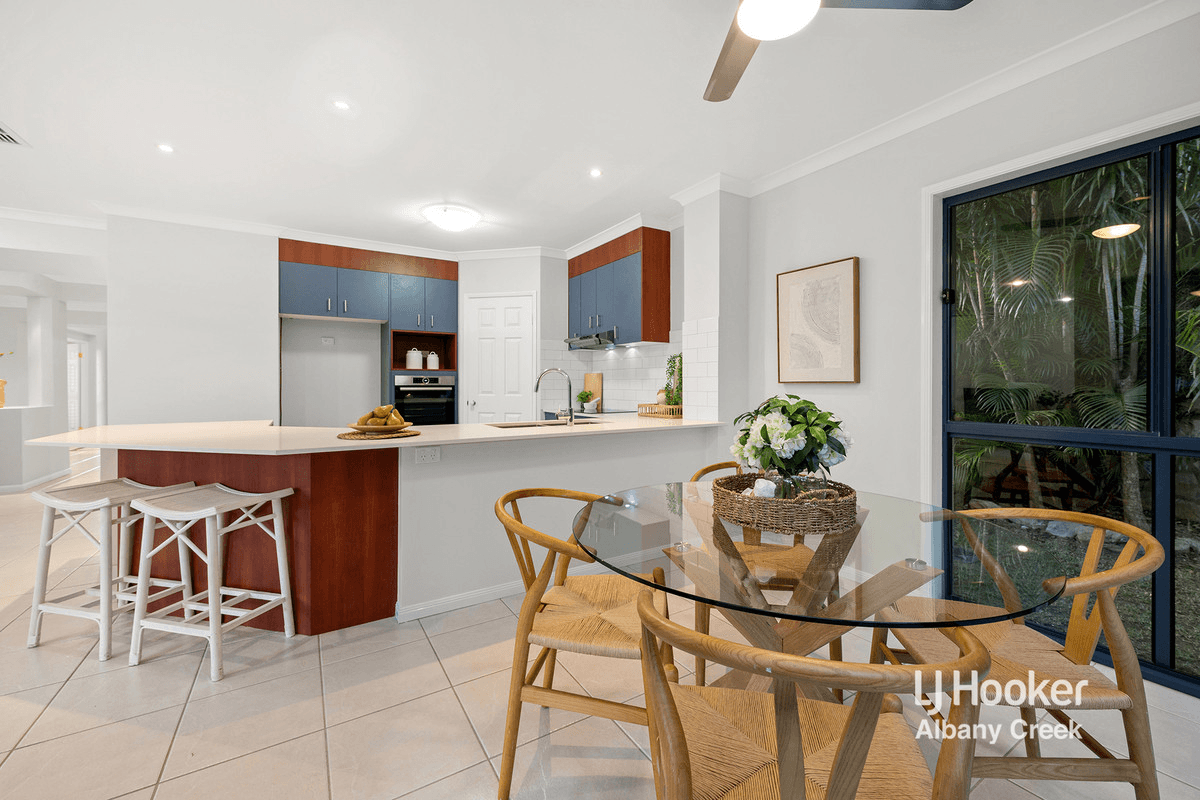 6 Sunbeam Court, EATONS HILL, QLD 4037