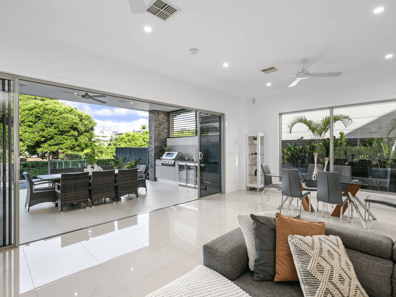 84 Raven Street, Camp Hill, QLD 4152