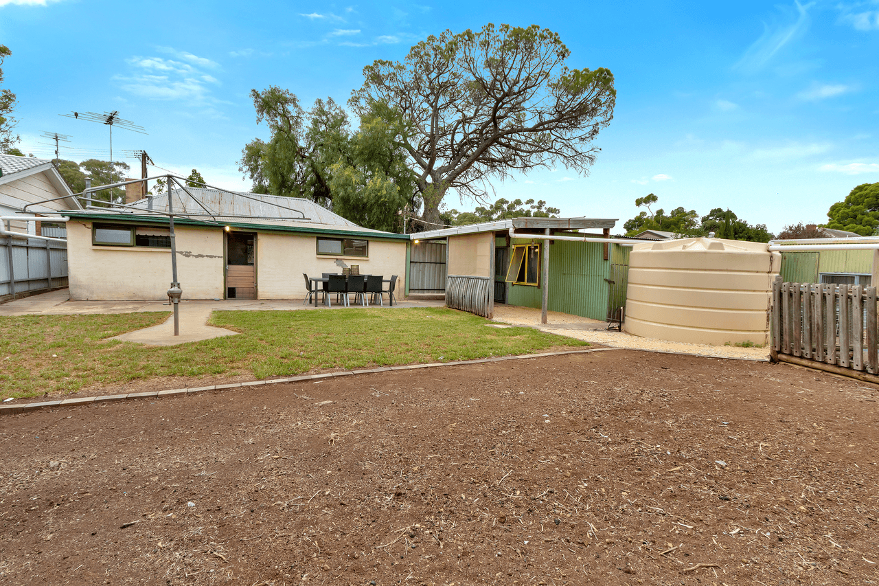 5 Strickland Street, RIVERTON, SA 5412