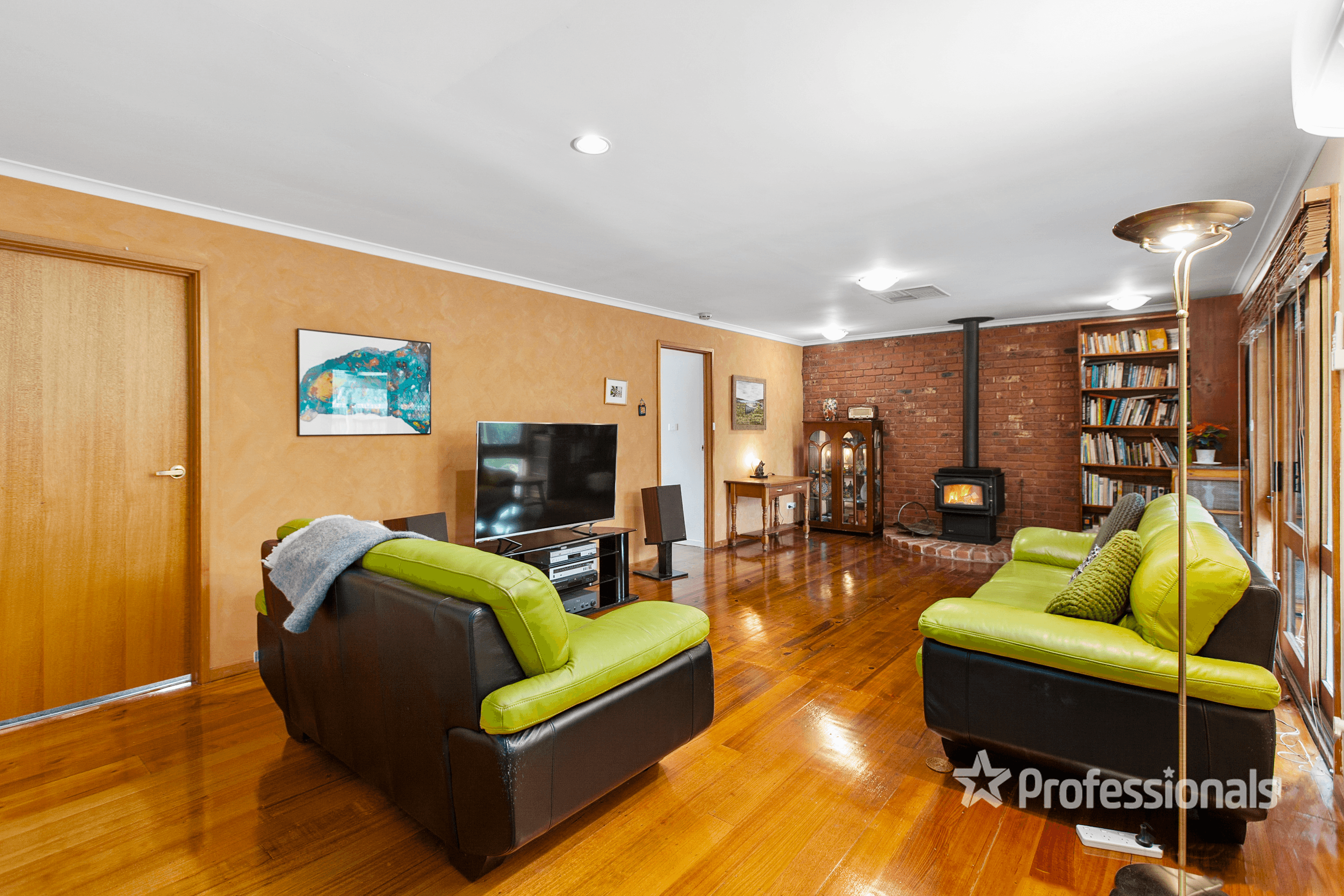 4 Allandale Court, WERRIBEE, VIC 3030