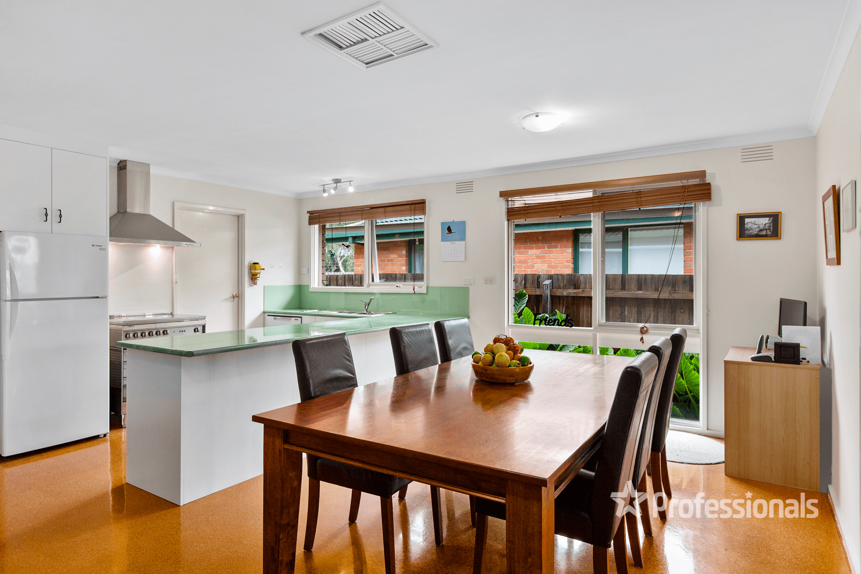 4 Allandale Court, WERRIBEE, VIC 3030