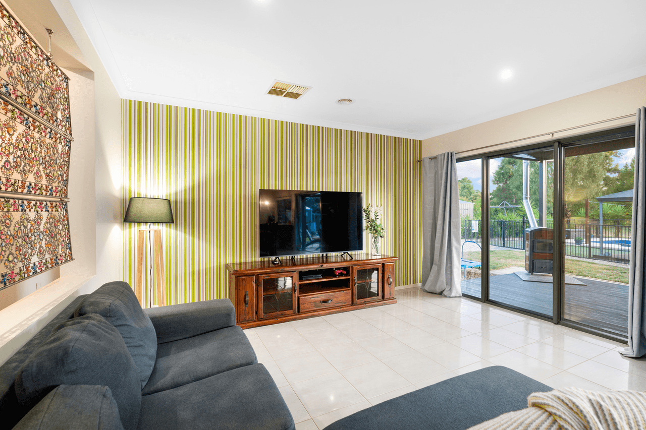 12-13 Fairway Close, HOWLONG, NSW 2643