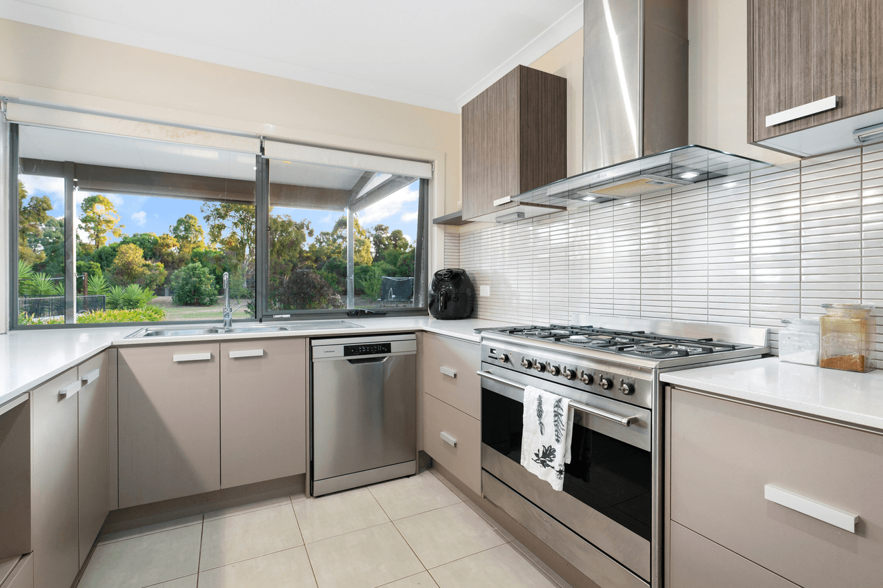 12-13 Fairway Close, HOWLONG, NSW 2643