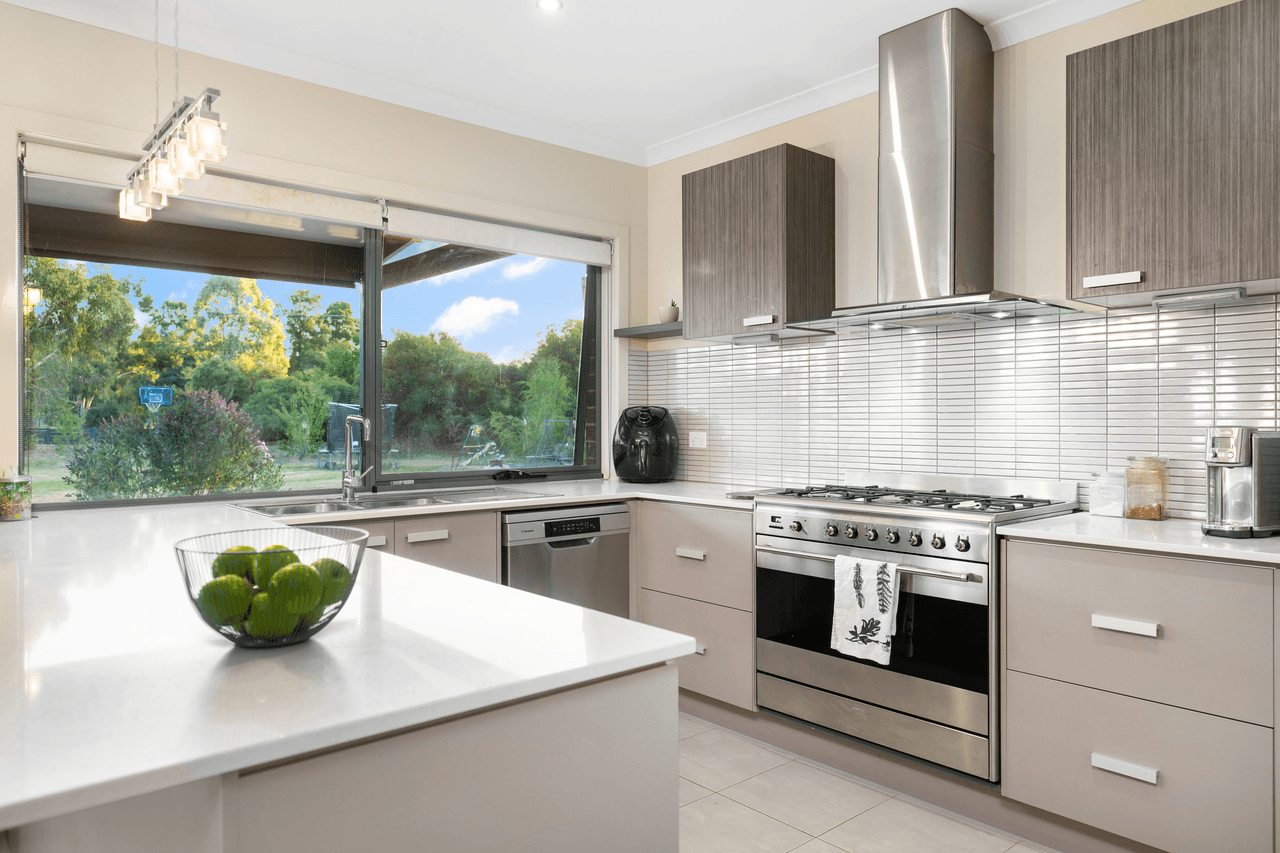 12-13 Fairway Close, HOWLONG, NSW 2643