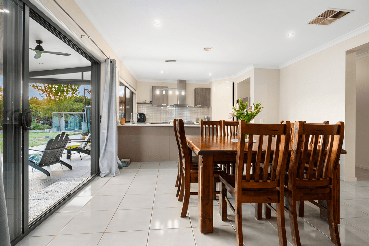 12-13 Fairway Close, HOWLONG, NSW 2643