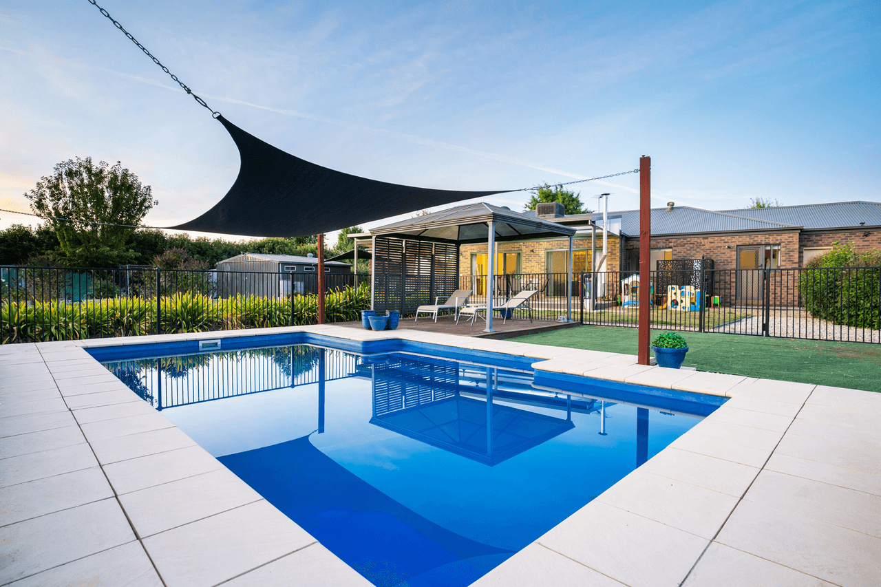 12-13 Fairway Close, HOWLONG, NSW 2643