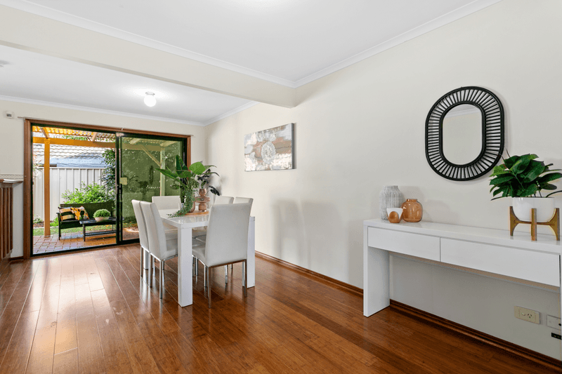 2/8 Burnley Grove, MITCHELL PARK, SA 5043