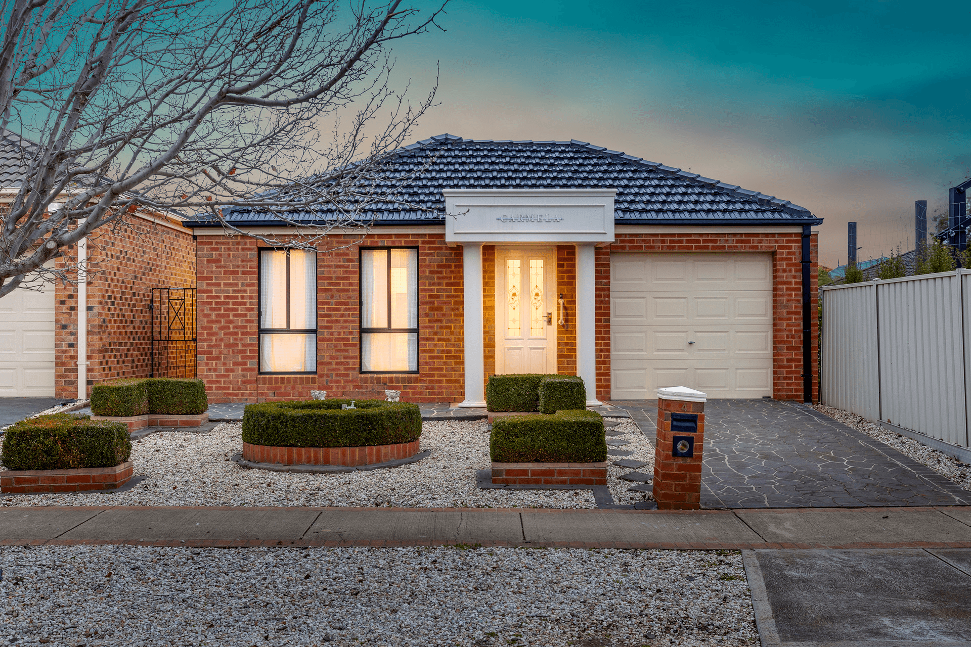 4 Stoke Heath Way, Caroline Springs, VIC 3023