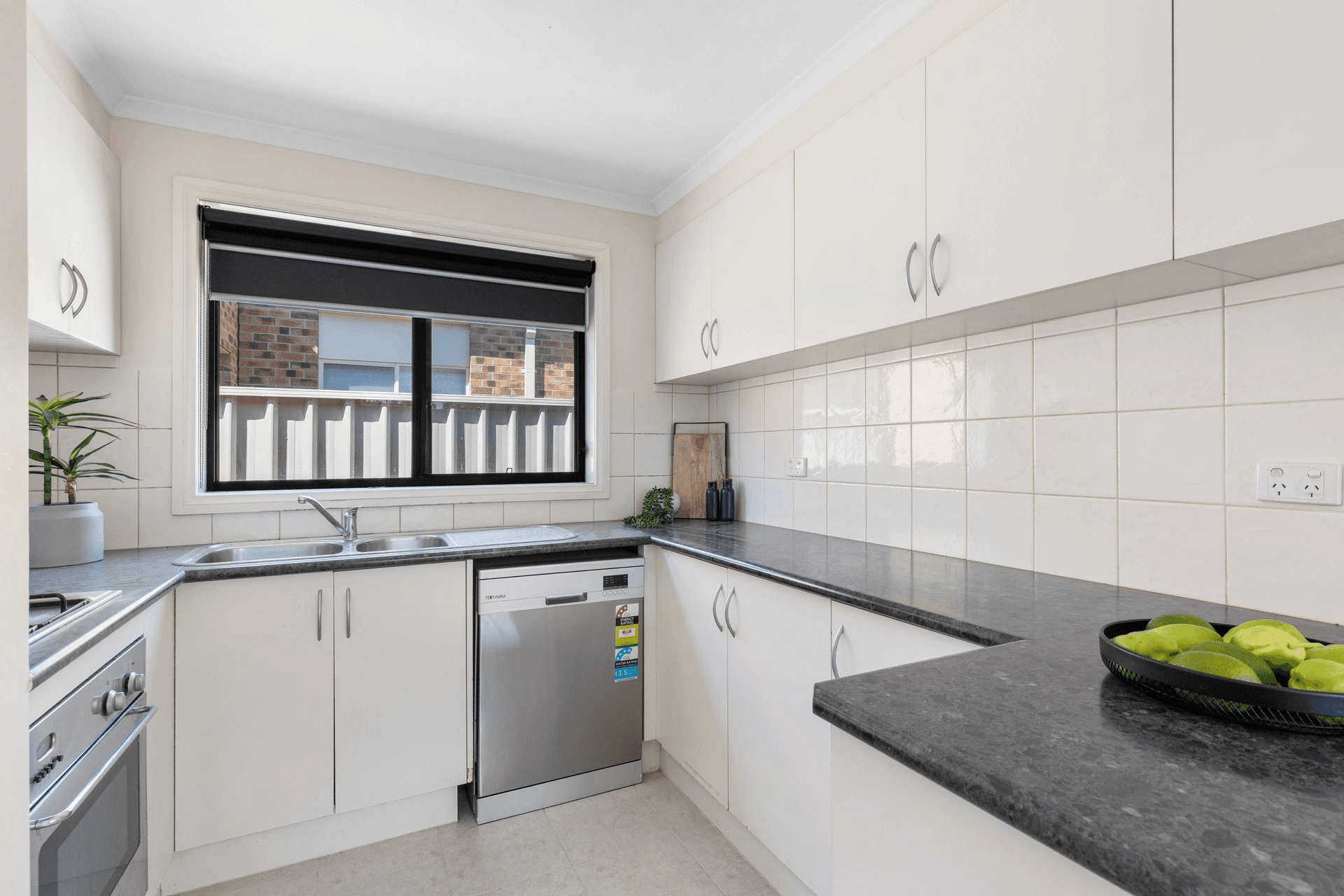 4 Stoke Heath Way, Caroline Springs, VIC 3023