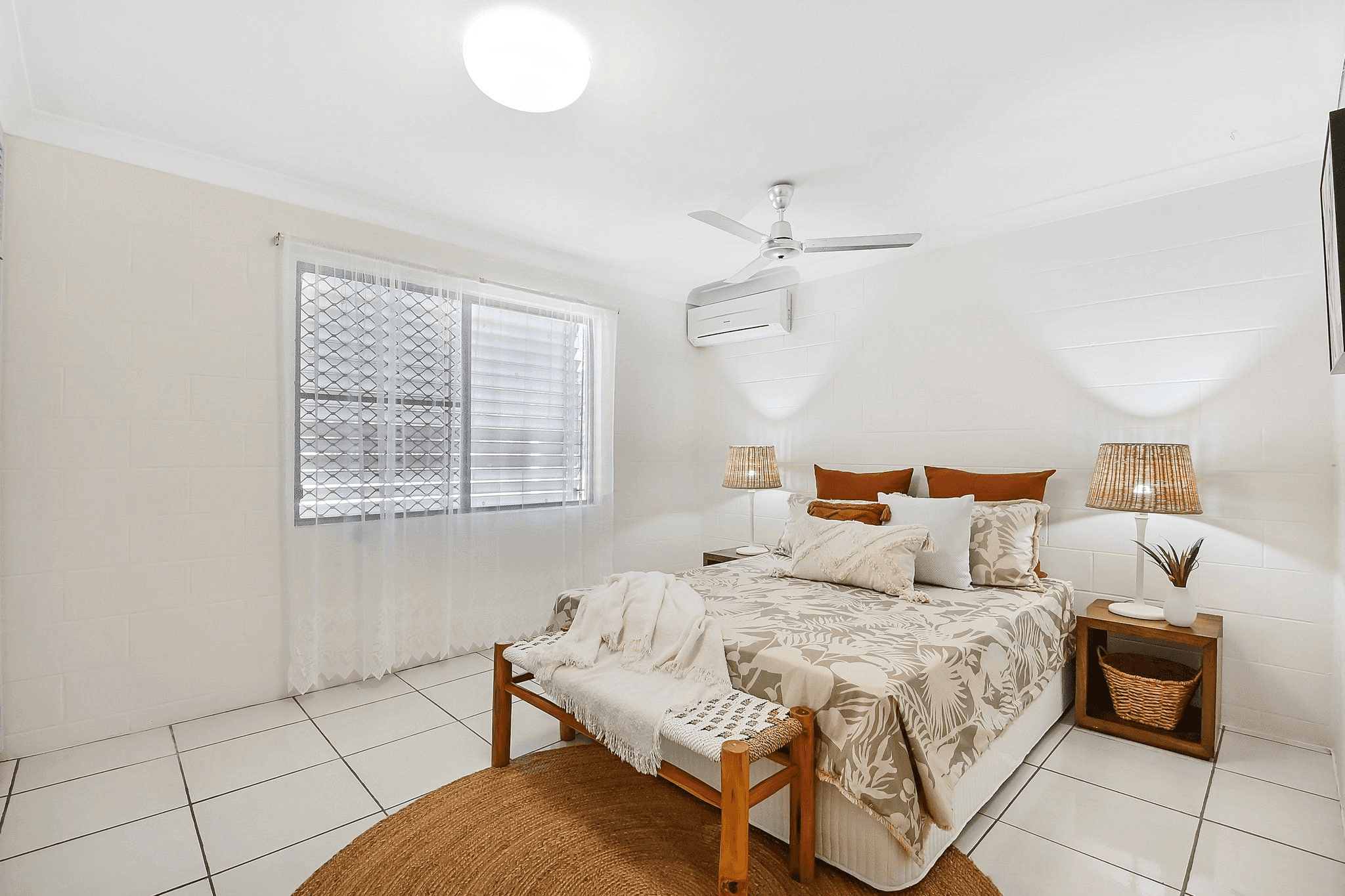 33 HARGREAVES STREET, WULGURU, QLD 4811