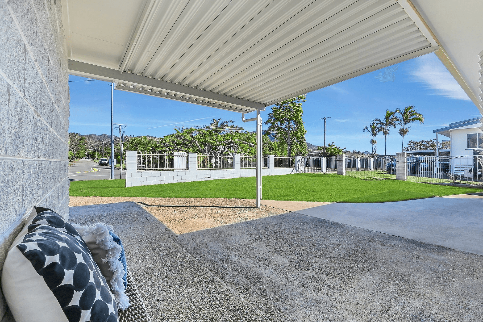 33 HARGREAVES STREET, WULGURU, QLD 4811