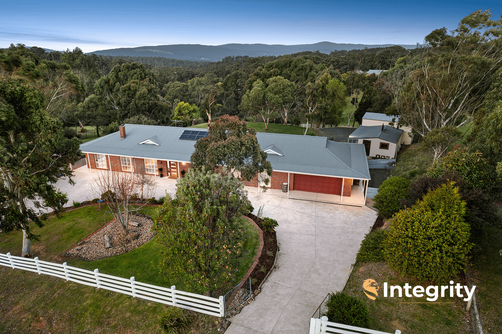 60 Edward Staff Drive, Kinglake, VIC 3763